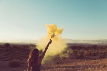 powder and smoke, color in the desert