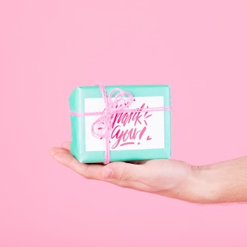 Present box mockup with gifting concept Free Psd