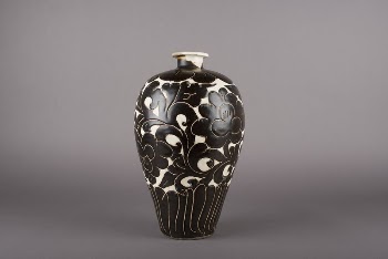 Prunus Vase (meiping) with Design | Free Photo - rawpixel