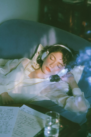 Quiet Luxury: A Moment of Reflection in Cream Loungewear