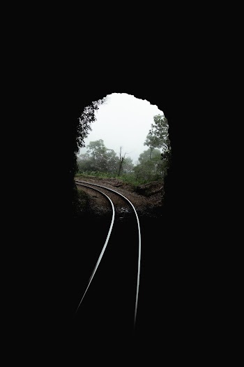 Rail on Tunnel