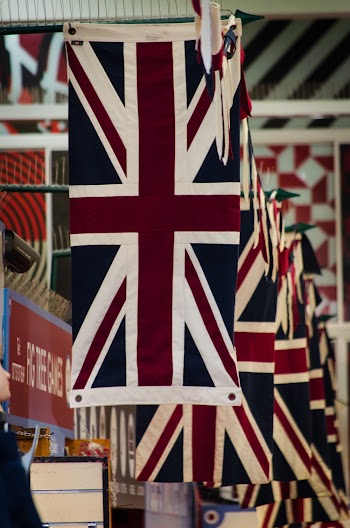 Raising Flag of United kingdom