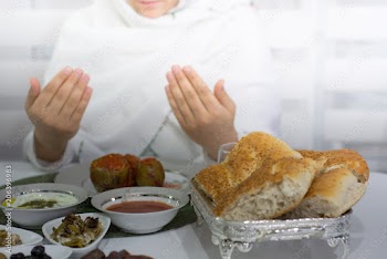ramadan food and praying woman