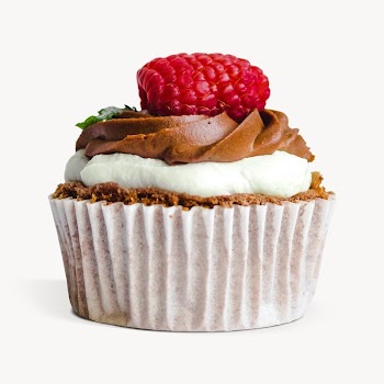 Raspberry chocolate cupcake, dessert isolated | Free Photo - rawpixel