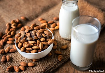 Raw almonds