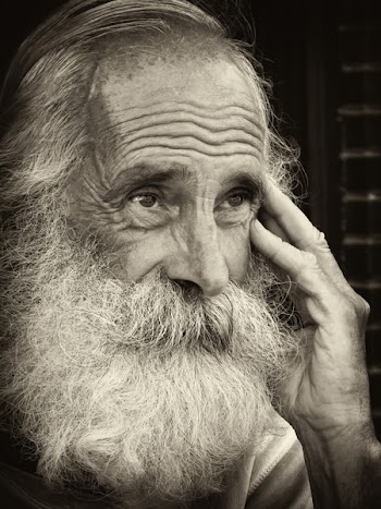 RAY_BW copy.jpg