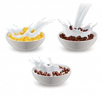 Realistic breakfast cereals milk set Free Vector