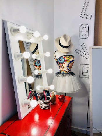 Rectangular White and Gray Vanity Mirror Near Bodyform