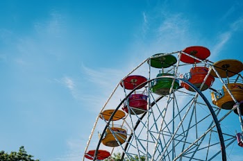 Red and Green Ferris Wheel