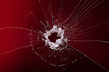 Red background PSD with broken glass texture | Free stock illustration | High Resolution graphic