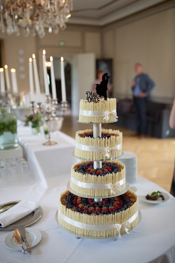Red Berries Cake
