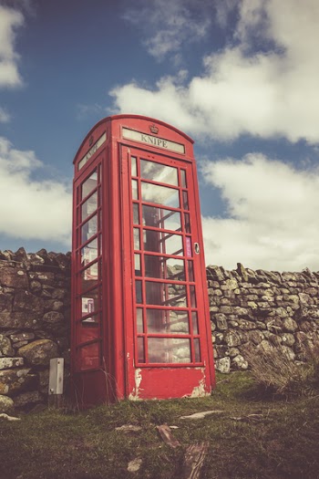 Red Knipe Telephone Booth
