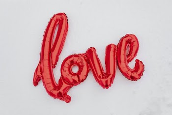 Red Love Balloon