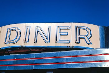 Red Robin Diner sign, Johnson City, New York… | Free public domain photo