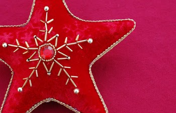 RED_STAR_ON_RED_BACKGROUND.jpg