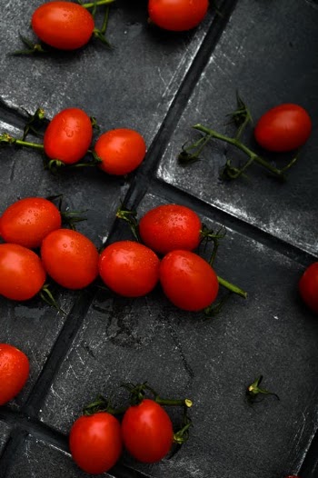 Red Tomatoes on Gray Steel Tray · Free Stock Photo