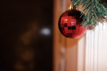          Red Tree Decorations Free Photo     
