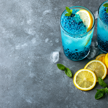 Refreshing Blue Bubble Tea with Lemon and Mint