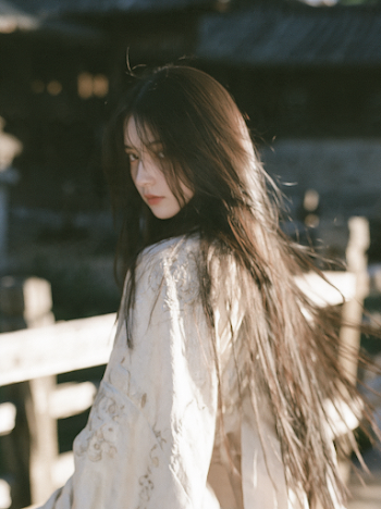 Regal Reflection: Ethereal Beauty in Pastel Hues