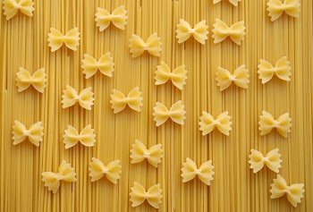 Ribbon Pastry Pasta on Fettuccini