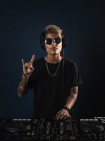 Rock And Roll DJ