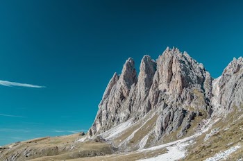 rock mountain near field