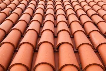 Roof with tiles