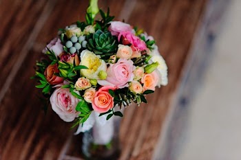 rose bouquet on table top