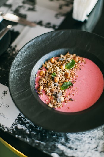 Round Black Saucer