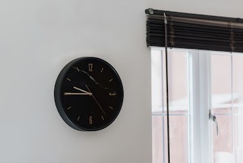 Round Black Steel Analog Wall Clock