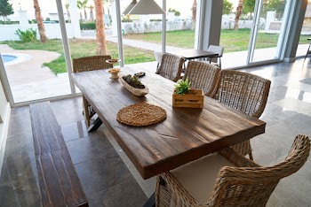Round Mat On Dining Table