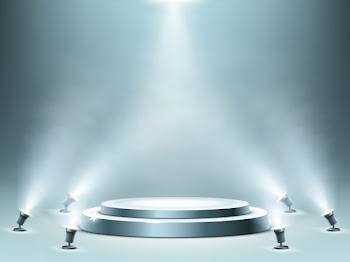 Round podium with smoke effect and spotlights Free Vector