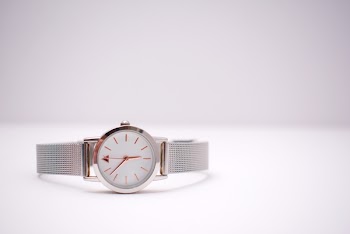 Round Silver-colored Analog Watch With Silver-colored Strap