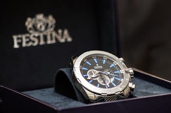 Round Silver-colored Festina Chronograph Watch With Link Bracelet