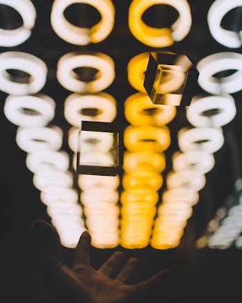 round yellow and white ceiling lights