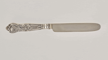 rounded knife blade; 4-pronged fork; | Free Photo - rawpixel
