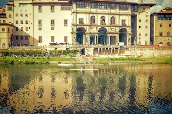          Rowing In Florence Free Photo     