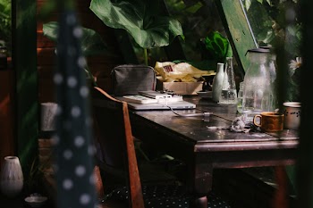 Rule of Thirds Photography of Brown Wooden Table