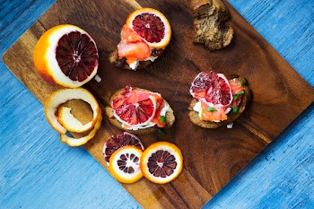 Salmon and blood orange bruschettas 