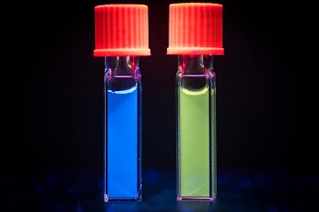 Samples of coal-derived graphene quantum | Free Photo - rawpixel
