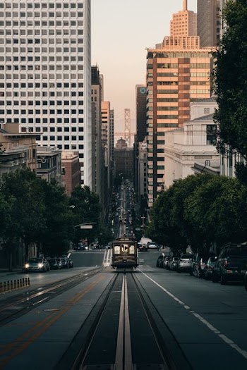 San Francisco Trolly On Hill