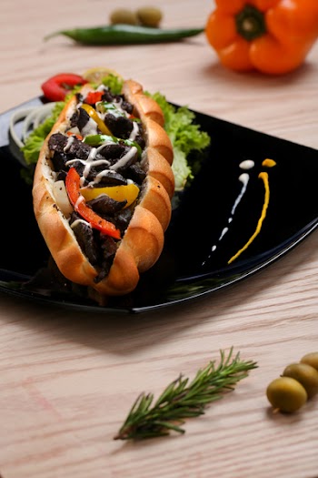 Sandwich on Black Plate