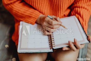 Scheduling in an agenda