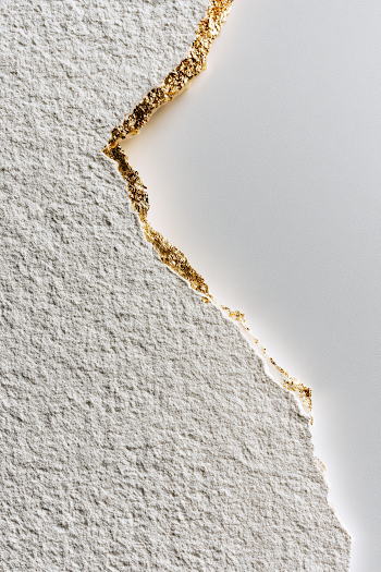 Sculptural Wave in Textured Ivory White