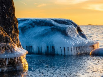 Sea Ice Comes and Goes