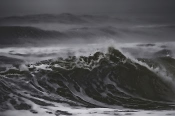 Sea waves crashing close up. | Free Photo - rawpixel
