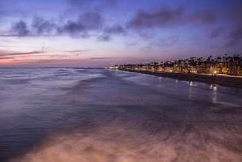 Seashore Water during Dusk