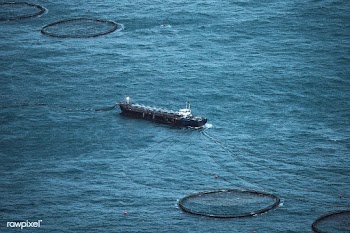 Seiner boat in the Atlantic ocean near Faroe Islands | Free  photo - 2329873