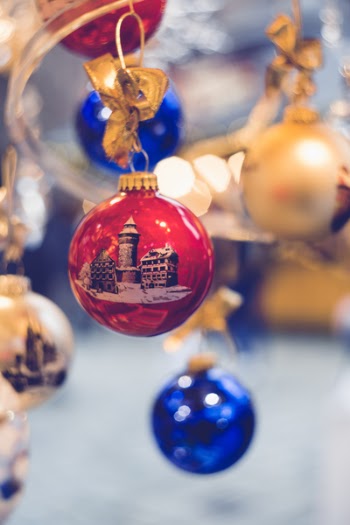 Selective Focus of Baubles
