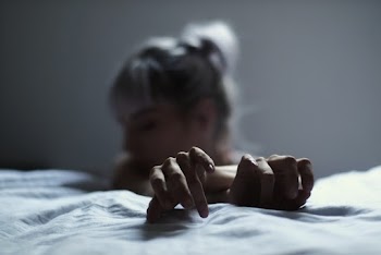 Selective Focus of Human Hands